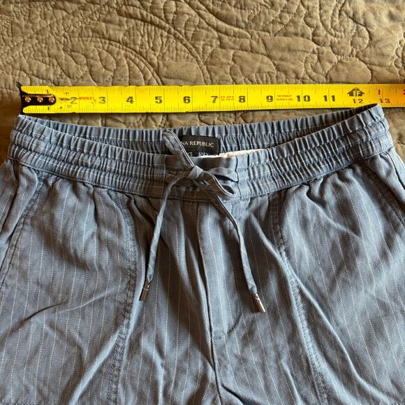 Banana Republic Women's Light Blue Shorts with drawstring size XS - Picture 8 of 8
